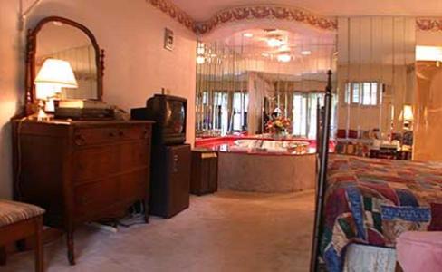 Surfside Inn Niagara Falls Room photo